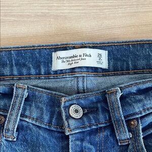 Abercrombie & Fitch Blue Denim High-Rise Relaxed Jeans